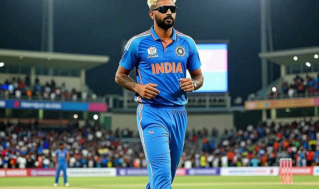 दिसंबर की रिटेंशन शीट में एक खाली कॉलम: धोनी का फैसला पहले काग़ज़ पर आएगा, कैमरे पर बाद में दिसंबर की रिटेंशन शीट में एक खाली कॉलम: धोनी का फैसला पहले काग़ज़ पर आएगा, कैमरे पर बाद में