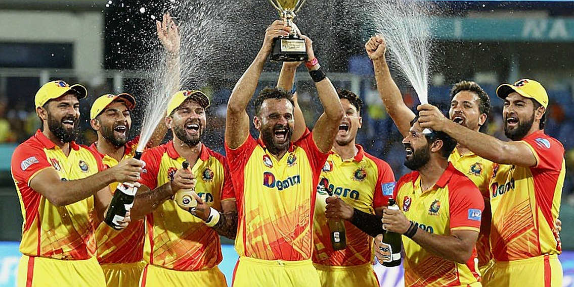 मीरपुर में 213/3: शादमान का 99, और वो ओवर जो किसी रिपोर्ट में नहीं था